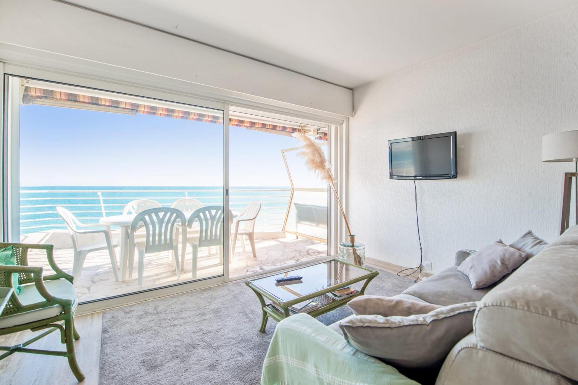 شقة Le Balcon Sur La Baie - Welkeys كانيو سور مير المظهر الخارجي الصورة